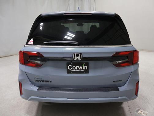Sonic Gray Pearl 2026 Honda Odyssey Sport-L