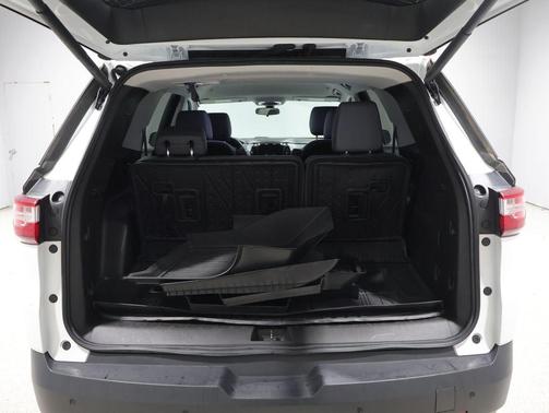 Summit White 2021 Chevrolet Traverse LT Leather