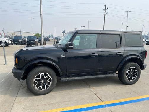 Shadow Black 2024 Ford Bronco Outer Banks