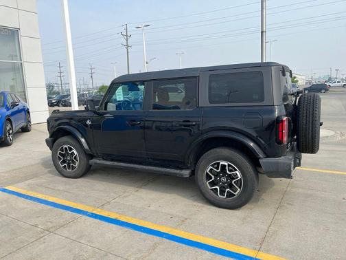 Shadow Black 2024 Ford Bronco Outer Banks