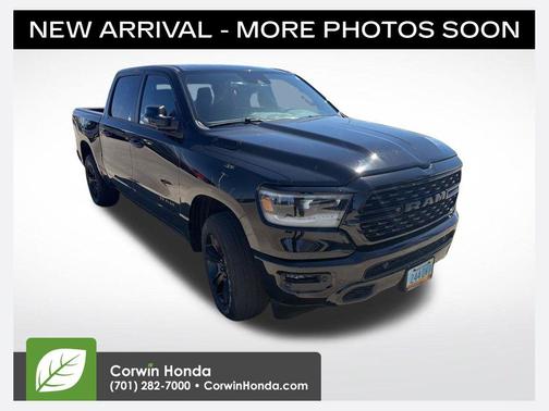 Diamond Black Crystal Pearlcoat 2022 RAM 1500 Sport