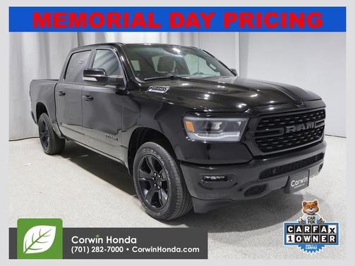 Diamond Black Crystal Pearlcoat 2022 RAM 1500 Sport