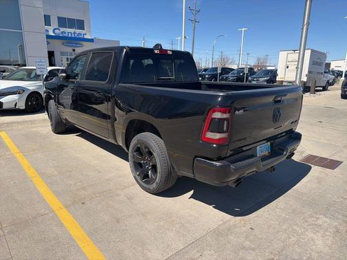 Diamond Black Crystal Pearlcoat 2022 RAM 1500 Sport