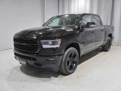 Diamond Black Crystal Pearlcoat 2022 RAM 1500 Sport