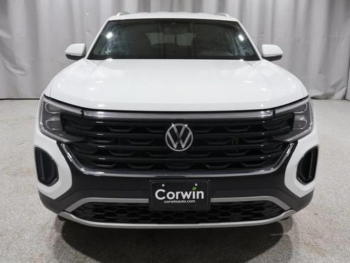 2024 Volkswagen Atlas Cross Sport 2.0T SE w/Technology 4MOTION