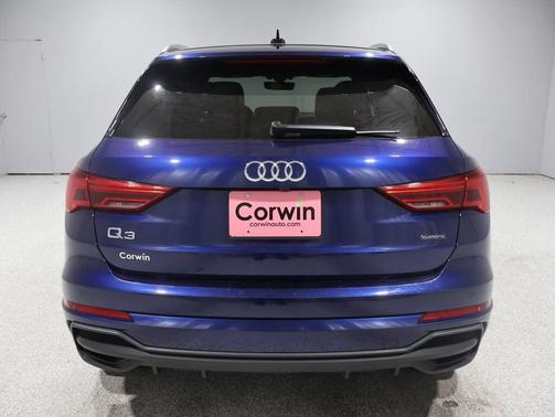 2024 Audi Q3 Premium 45 TFSI S line quattro Tiptronic