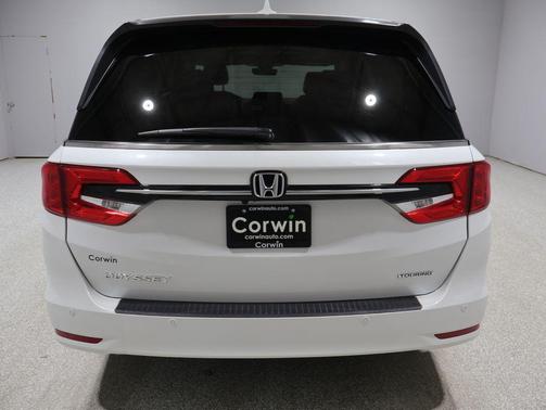 Platinum White Pearl 2024 Honda Odyssey Touring