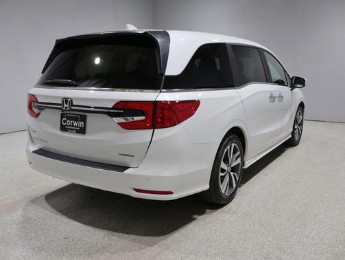 Platinum White Pearl 2024 Honda Odyssey Touring