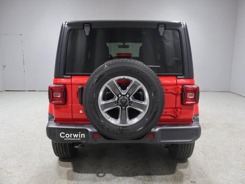 Firecracker Red Clearcoat 2018 Jeep Wrangler Unlimited Sahara