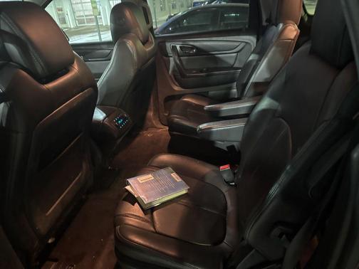 2017 Chevrolet Traverse 2LT