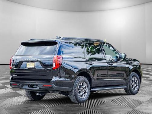 AGATE BLACK METALLIC 2025 Ford Expedition ACTIVE