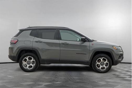 Sting Gray Clearcoat 2022 Jeep Compass TRAILHAWK
