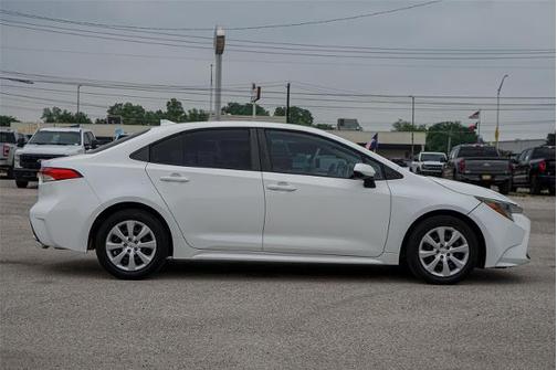 Super White 2020 Toyota Corolla LE