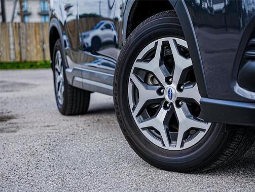 Magnetite Gray Metallic 2024 Subaru Forester PREMIUM