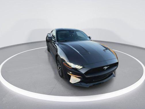 2022 Ford Mustang EcoBoost