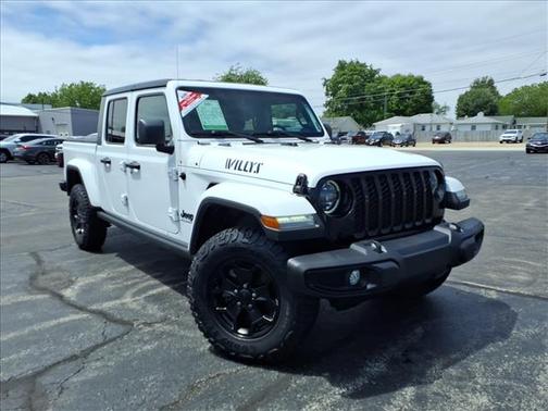 Bright White Clearcoat 2023 Jeep Gladiator Willys