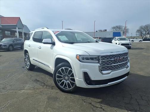 2023 GMC Acadia Denali