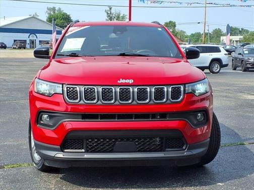 Red Hot Pearlcoat 2024 Jeep Compass Latitude