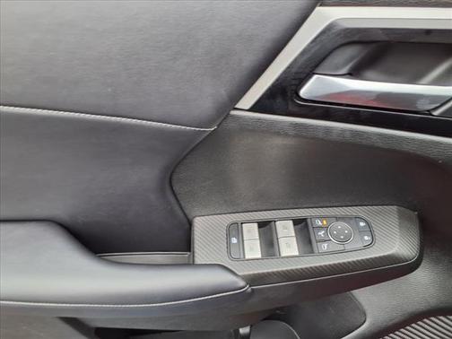 2024 Mitsubishi Outlander SE Black Edition w/Pano Roof