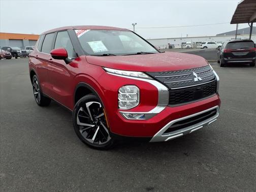 2024 Mitsubishi Outlander SE Black Edition w/Pano Roof