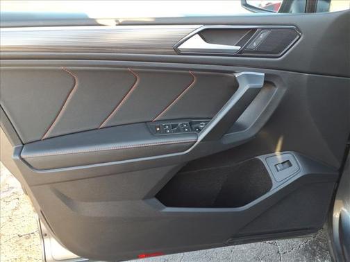 Platinum Gray Met 2024 Volkswagen Tiguan 2.0T Wolfsburg Edition