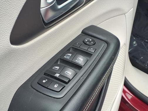 2020 Chrysler Voyager LXI