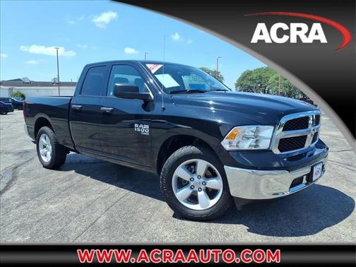 Diamond Black Crystal Pearlcoat 2024 RAM 1500 Classic SLT