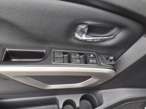 2023 Nissan Titan SV