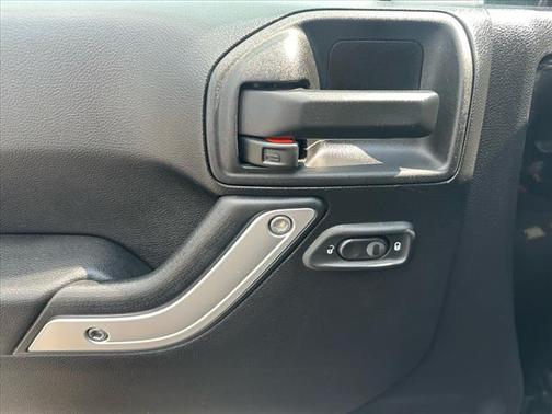 Black Clearcoat 2012 Jeep Wrangler Unlimited Rubicon