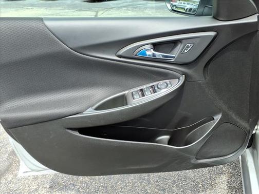Silver Ice Metallic 2022 Chevrolet Malibu FWD LT
