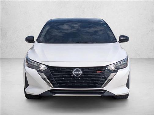 Aspen White Tricoat/Super Black 2024 Nissan Sentra SR