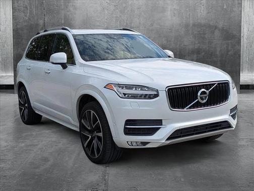 2019 Volvo XC90 T6 Momentum