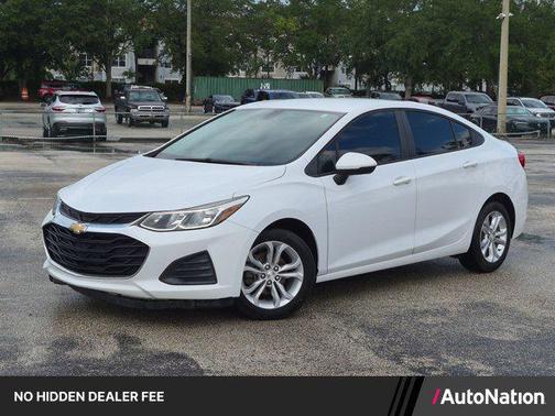 Summit White 2019 Chevrolet Cruze LS