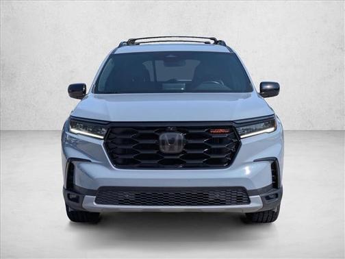 Sonic Gray Pearl 2024 Honda Pilot TrailSport