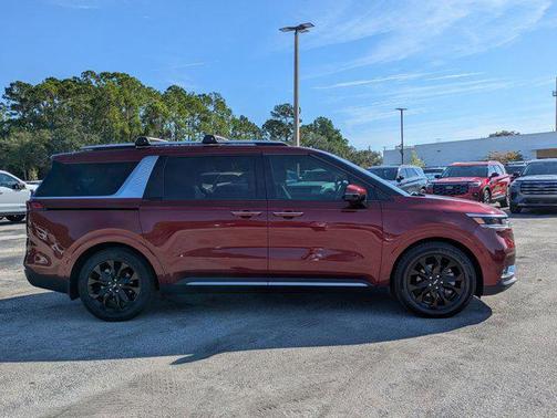 2024 Kia Carnival SX