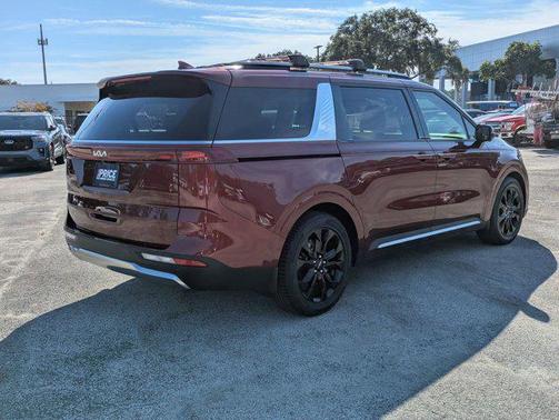 2024 Kia Carnival SX