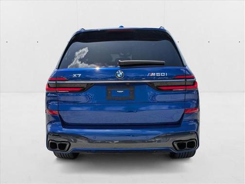 2023 BMW X7 M60i