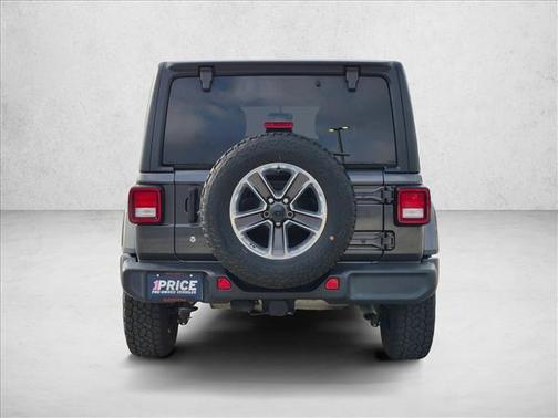 Granite Crystal Metallic Clearcoat 2018 Jeep Wrangler Unlimited Sahara