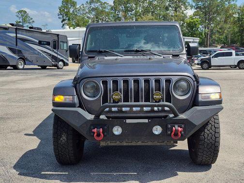 Granite Crystal Metallic Clearcoat 2018 Jeep Wrangler Unlimited Sahara