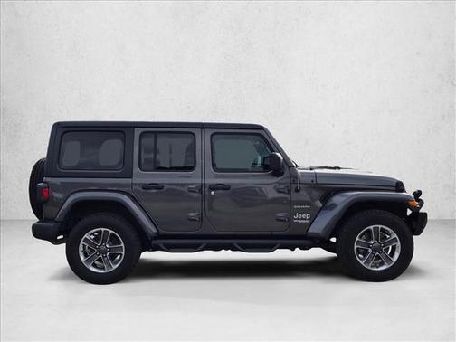 Granite Crystal Metallic Clearcoat 2018 Jeep Wrangler Unlimited Sahara