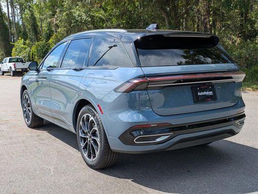 2025 Lincoln Nautilus Reserve