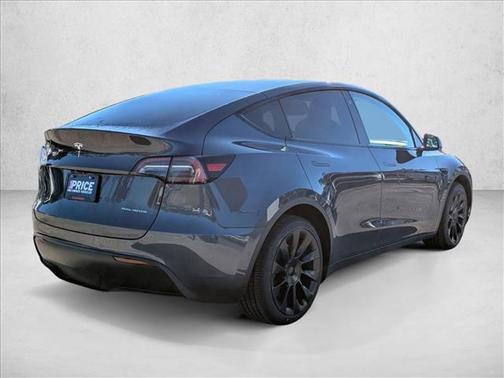 2022 Tesla Model Y Long Range Dual Motor All-Wheel Drive