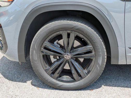 2023 Volkswagen Atlas Cross Sport 3.6L V6 SEL R-Line