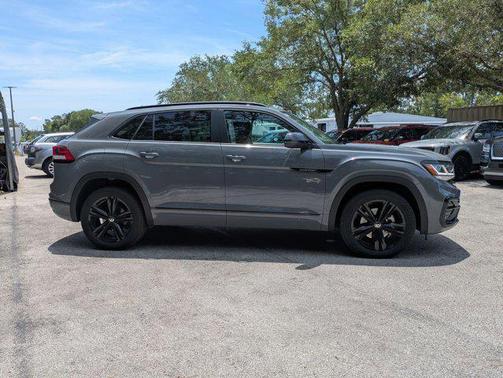 2023 Volkswagen Atlas Cross Sport 3.6L V6 SEL R-Line