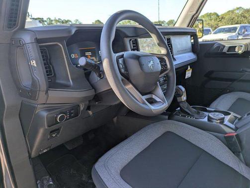 2025 Ford Bronco Base 4 Door 4x4