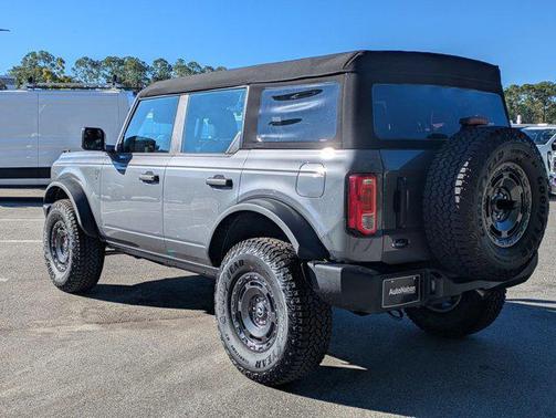 2025 Ford Bronco Base 4 Door 4x4