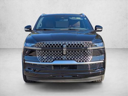 Infinite Black Metallic Clearcoat 2025 Lincoln Navigator Reserve