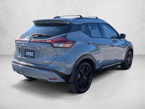2021 Nissan Kicks SR