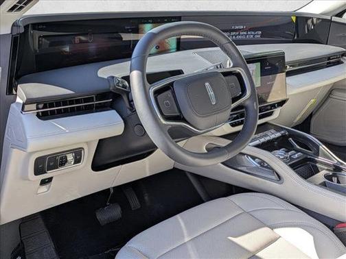 Infinite Black Metallic Clearcoat 2026 Lincoln Nautilus Premiere