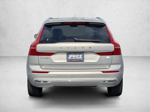 2023 Volvo XC60 Recharge Plug-In Hybrid T8 Ultimate Bright Theme